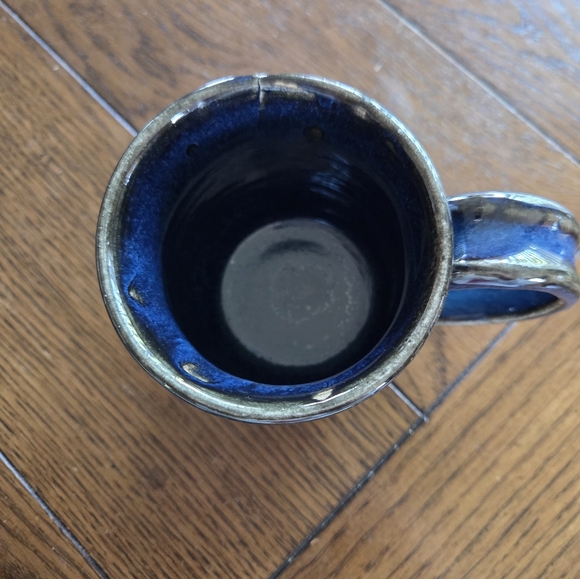 Studio Pottery Mug - Picture 7 of 8